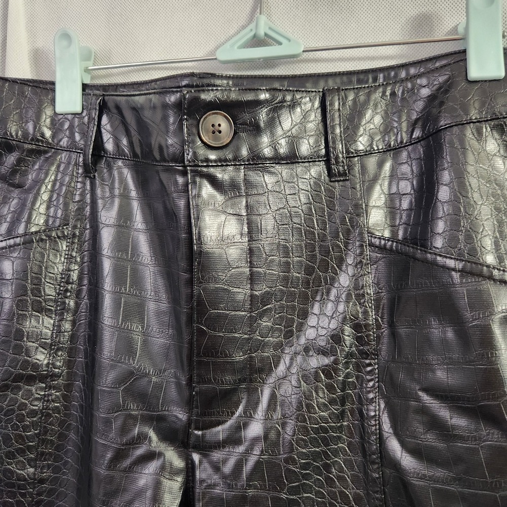 A New Day Women's Relaxed High Rise Ankle Faux-Croc Leather Pants 14 NWT - Picture 2 of 11